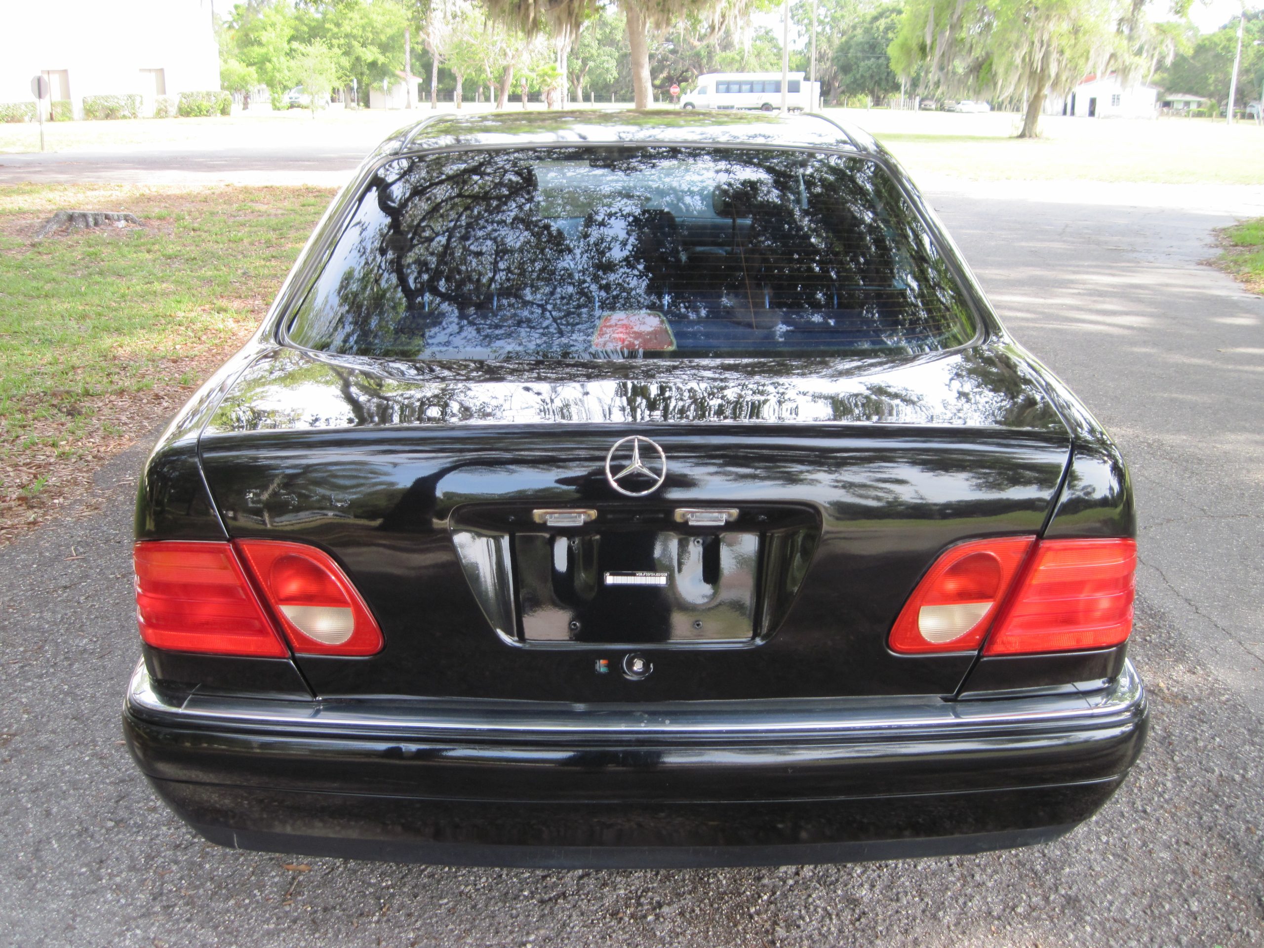 After Car exterior image after detailing (1)
